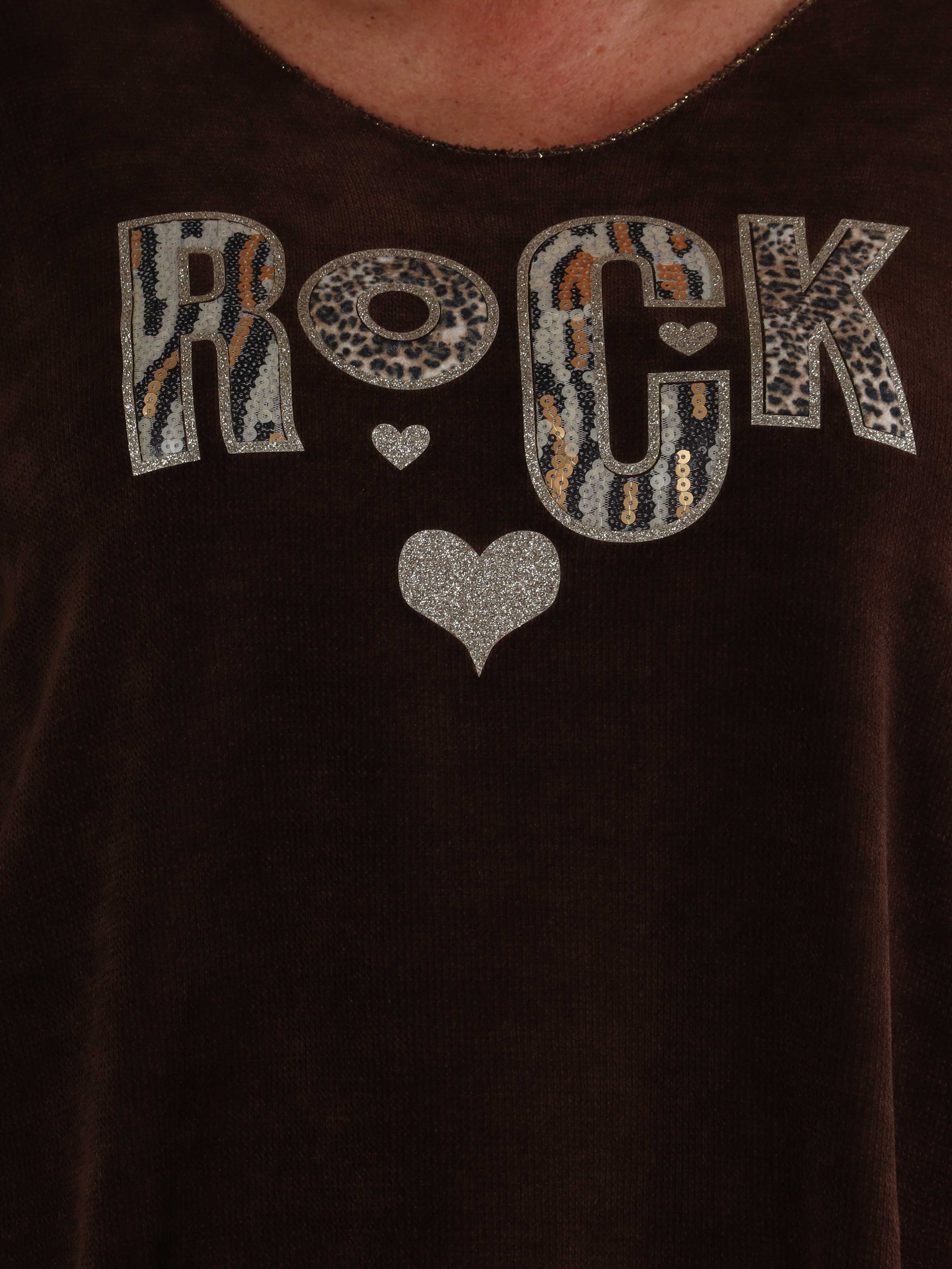 Rocka - Plus size kjole i blød strik med motiv